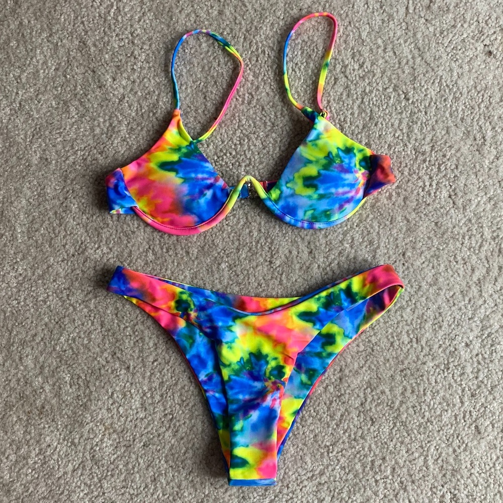 Tie Dye Underwire High Leg Bikini Swimsuit Medium